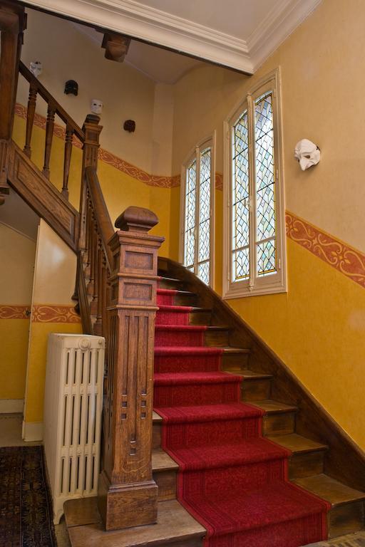 Le Manoir De Crisolles Bed & Breakfast Exterior photo